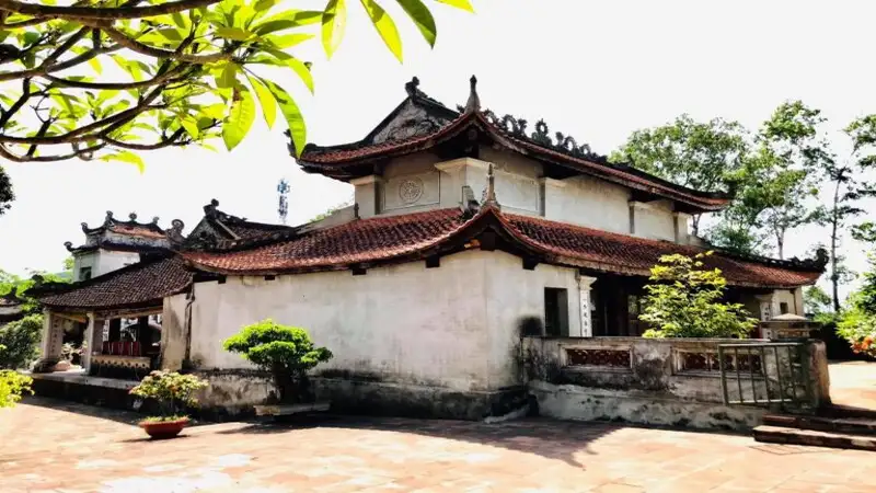 Kiến trúc của đền Cuông 2