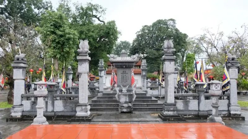 Lịch sử và truyền thuyết đền Hát Môn 1