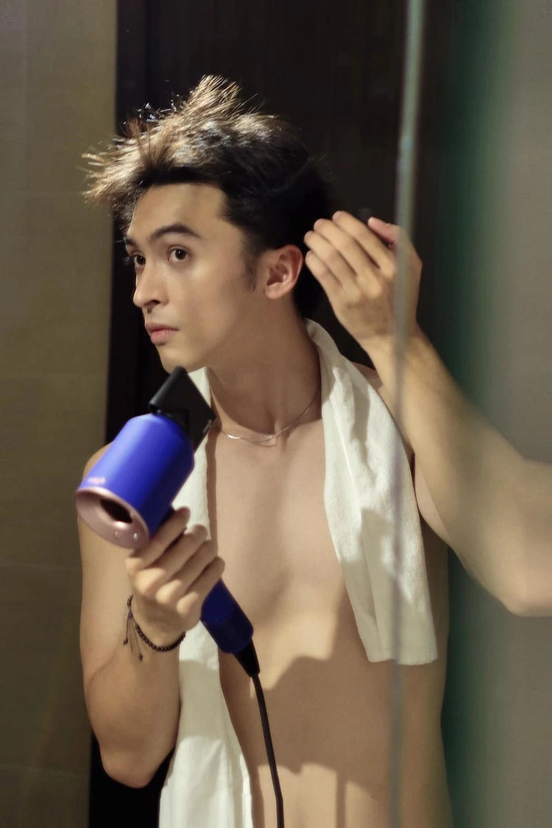 Câu chuyện tình yêu của Công Dương người yêu là một đề tài hot trong cộng đồng mạng