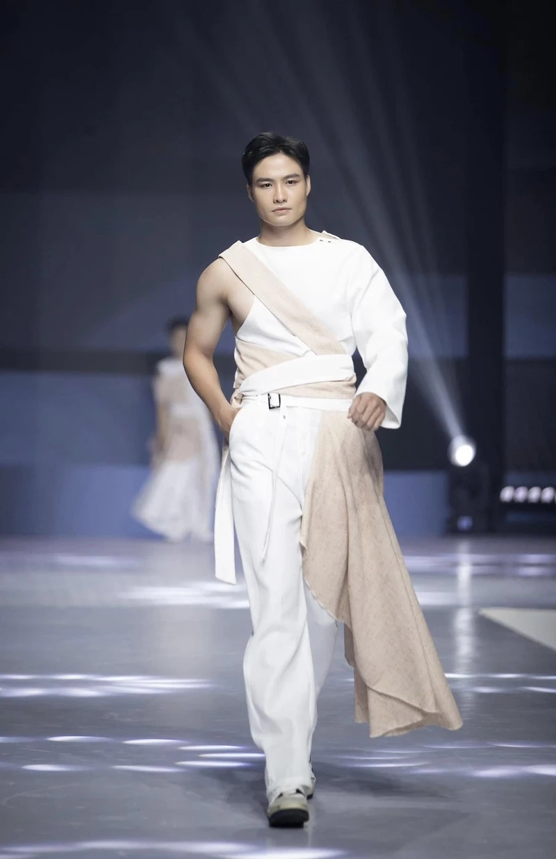 Mister Supranational Asia 2022 với chiến thắng rực rỡ của Đạt Kyo