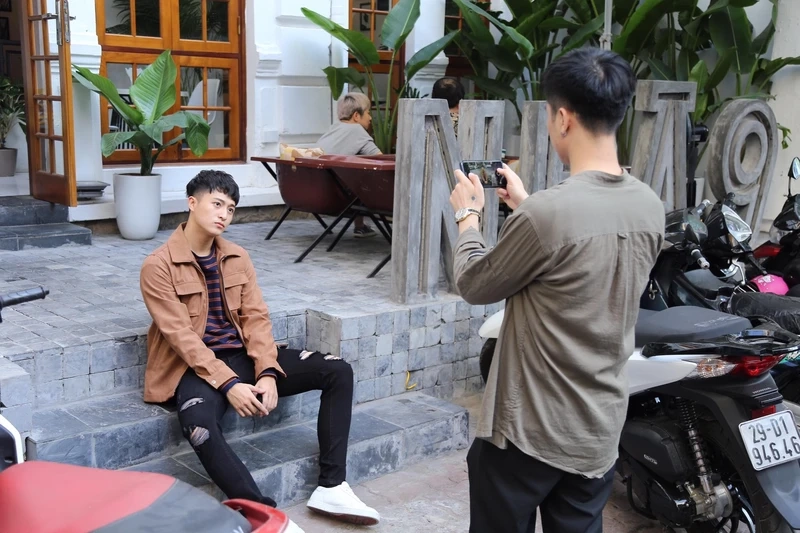 Nghe thử nhạc Harry Lu – Những giai điệu đầy cảm xúc khiến bạn không thể ngừng nghe
