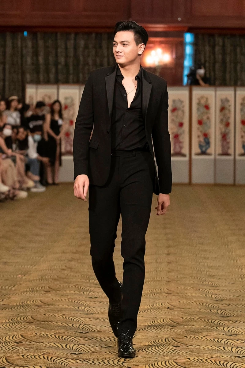 Siêu mẫu Lê Xuân Tiền là gương mặt nổi bật trên sàn catwalk quốc tế