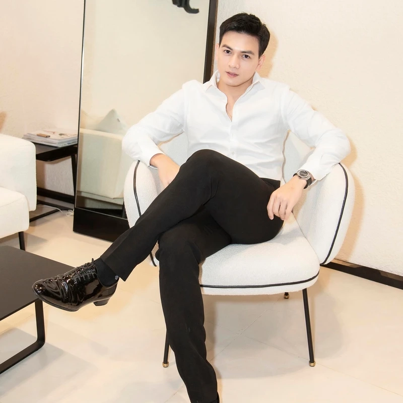 Lê Xuân Tiền là ai? Một tài năng đa dạng trong ngành nghệ thuật Việt Nam