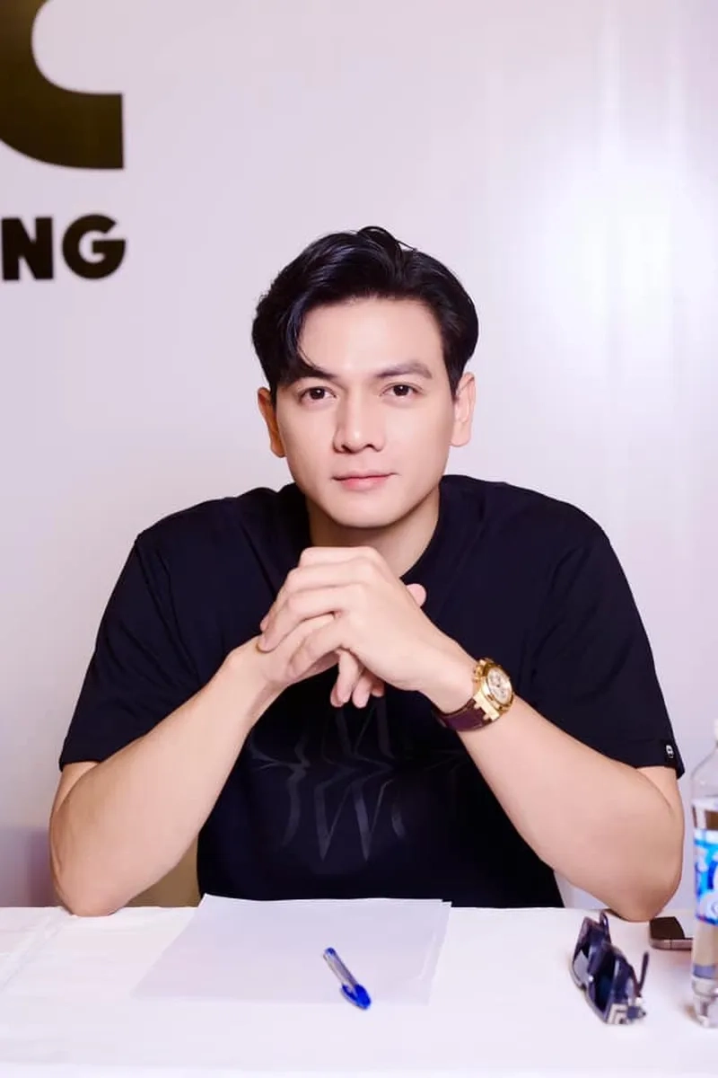 Chiều cao Lê Xuân Tiền lý tưởng giúp anh ghi điểm trong làng người mẫu