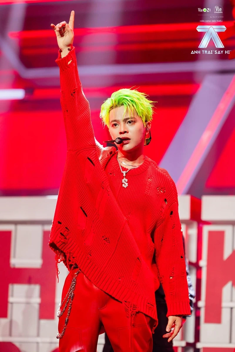 Rapper Rhyder luôn mang đến những màn trình diễn ấn tượng, xem ngay để thưởng thức tài năng của anh