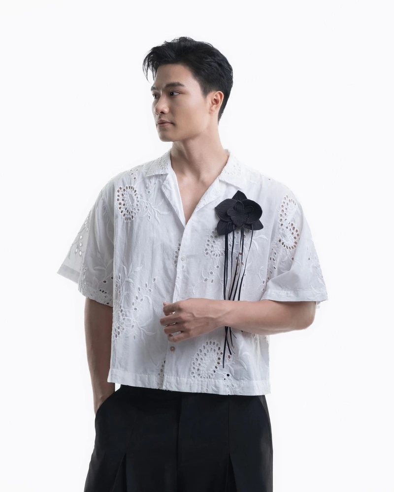 Đạt Kyo mặc sịp với phong cách thời trang cá tính, luôn thu hút mọi ánh nhìn